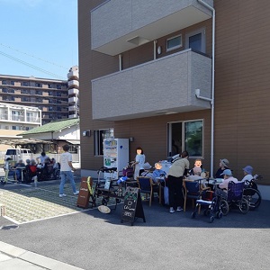 屋外カフェ